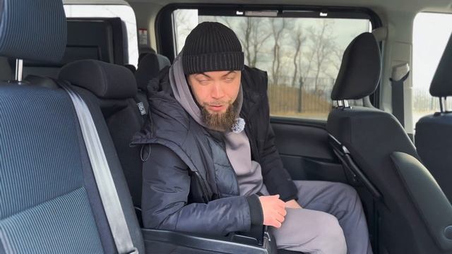 Обзор Toyota Noah 2021 год, комплектация X, хороший вариант за