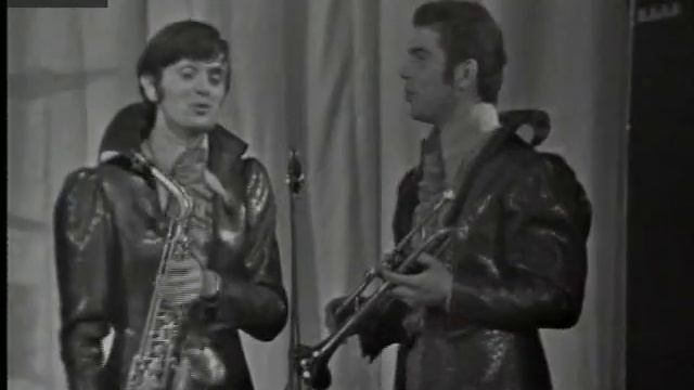 ВИА Весёлые Ребята - Люди встречаются (Live 1971).avi