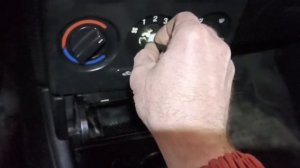 Замена лампы подсветки блока отопителя Opel Zafira A