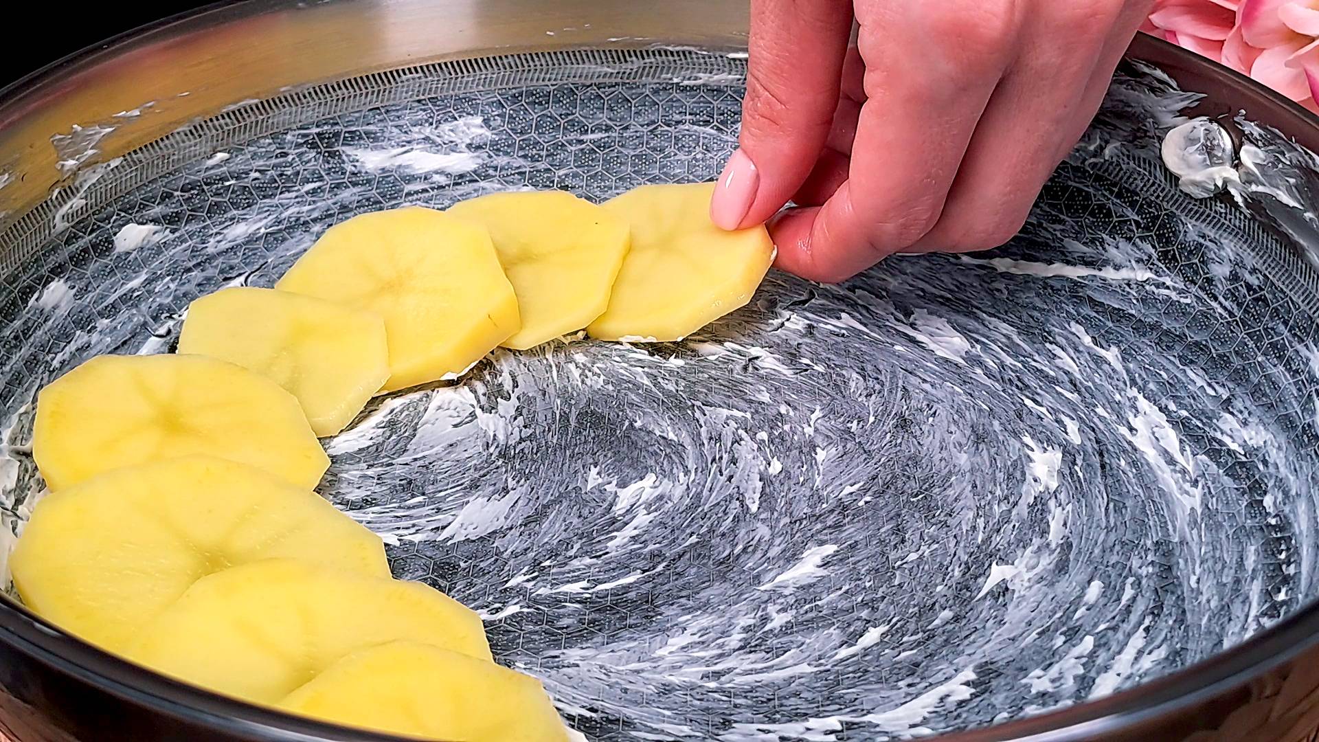 Я бы могла готовить эту картошку каждый день! Очень простой и невероятный рецепт! смотреть онлайн