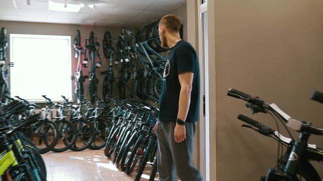 Ты что под ноги не смотришь? Магазин велосипедов VeloMarket смотреть онлайн