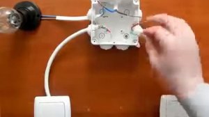 Схема двух выключател один лампочку