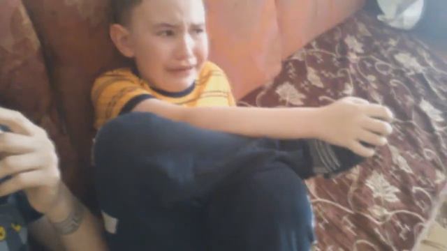 Саид смотрит "Chappie" смотреть онлайн