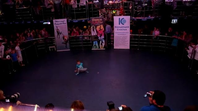 Багдосарян Максим 6лет. Хип хоп. Соло. смотреть онлайн