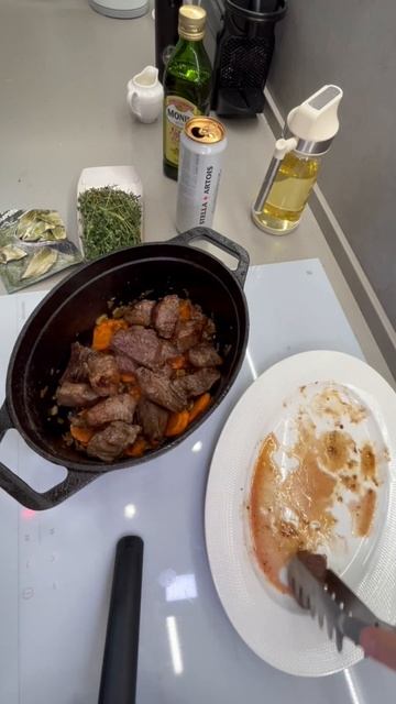 Говядина, тушенная в пиве #вкусныерецепты #едимдома #у? смотреть онлайн