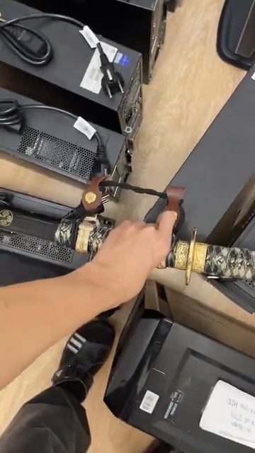 Не пошел на работу. Получи кэшбэк до 33% оформив карту А? смотреть онлайн