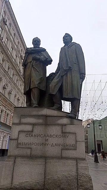 Москва новый год НГ новогоднее настроение зима 2023 зим? смотреть онлайн