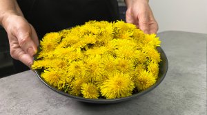 Даже не думала что одуванчики так можно запасать на зиму. Попробовала и теперь так делаю каждый год