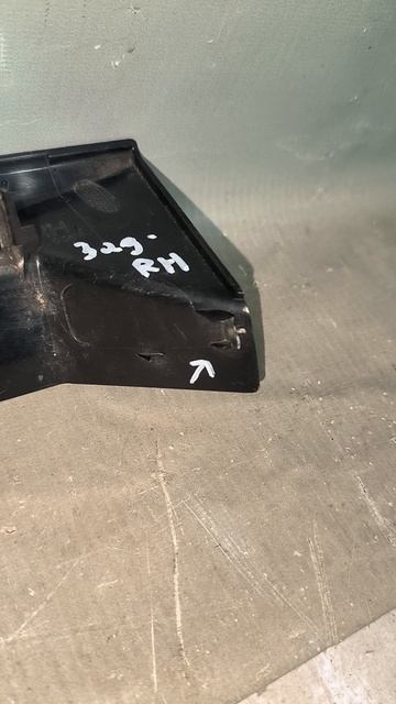 31637 Молдинг заднего правого фонаря Volkswagen Polo 2020- смотреть онлайн