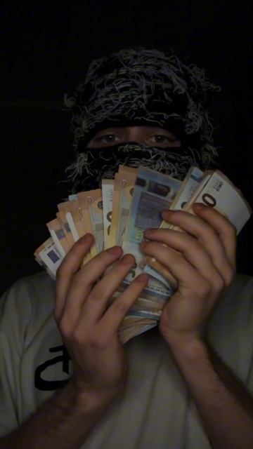 Назови мне хотя бы одну вещь которую нельзя купить, и я смотреть онлайн