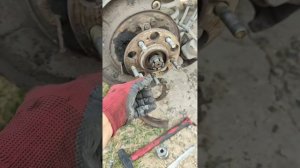 Замена подшипника задней ступицы на Hyundai Santa Fe SM (G1)