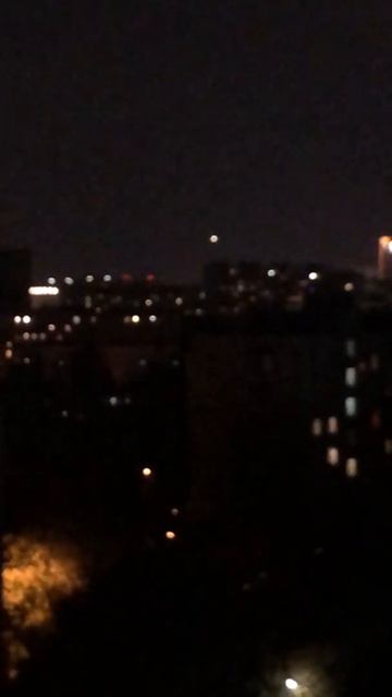 НЛО над многоэтажками в Москве смотреть онлайн