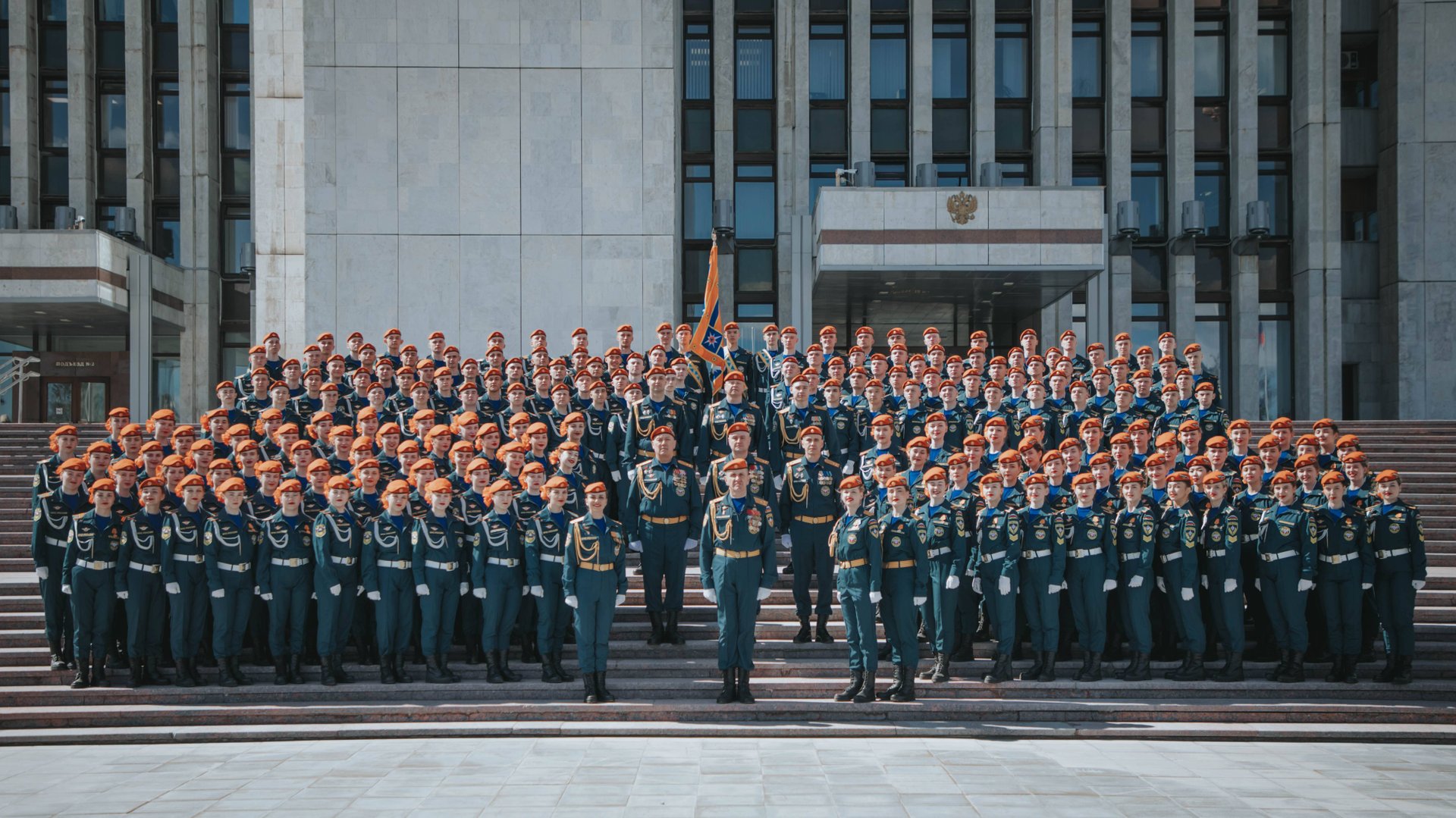 Личный состав института принял участие в параде Победы смотреть онлайн