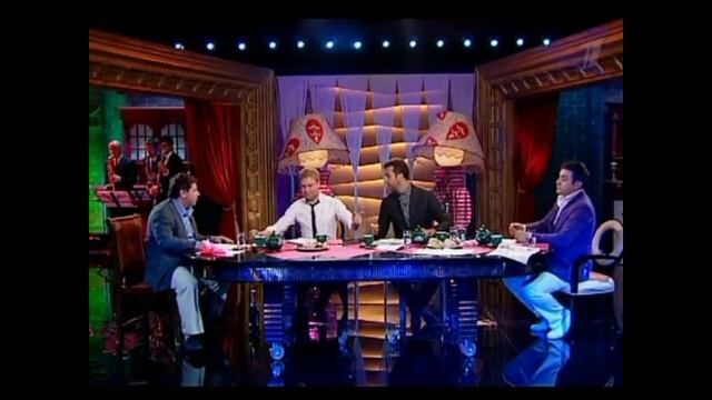 История заставок шоу «Прожекторперисхилтон» (2008-2021) смотреть онлайн