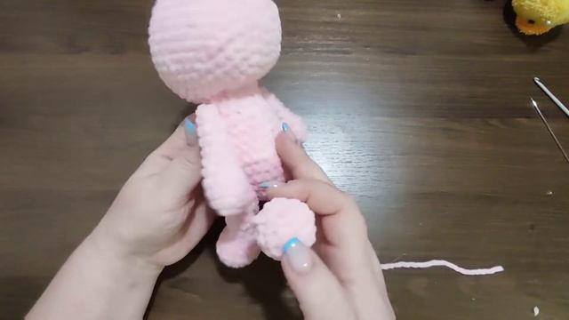 Часть 4 Сборка| Зайчик крючком для начинающих| смотреть онлайн