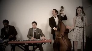 Thrift Shop (Vintage Grandpa Style Macklemore Cover) feat. Robyn Adele Anderson (1080p)