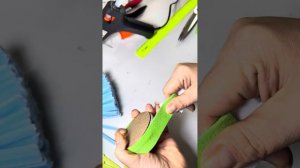 Очень красивый светильник из синельной проволоки.