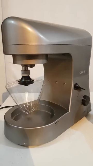 Комбайн Clatronic KM 3400 взбунтовался смотреть онлайн