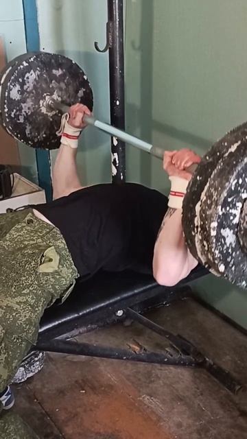 Жим Лёжа /110 при весе 60 /СПОРТ В ГЛУБИНКЕ #sports #жимлёжа смотреть онлайн