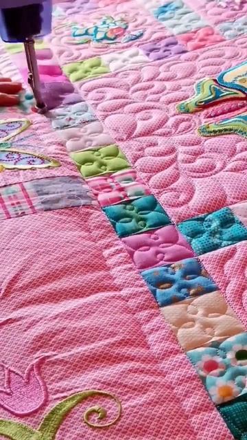 Стежка детского одеяла. #quilt #стежканалонгарм #quilting