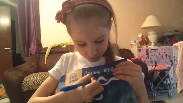 Смешное виде бес слов#5! Авиталь шутница! Разрисовала журнал Агнии! смотреть онлайн