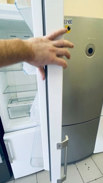 Холодильник Hotpoint-Ariston в наличии на Авиаконструкторов 2 смотреть онлайн