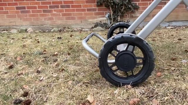 Weber's New Traveler Grill Features смотреть онлайн