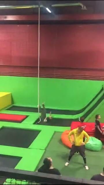 Батутный центр 