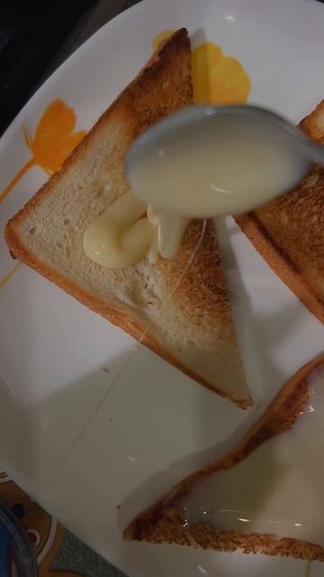 Тосты со сгущенкой — лакомство детства🤤 #рецепты #food смотреть онлайн