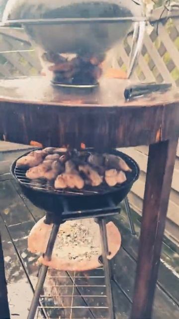 Как правильно жарить мясо 🥩 когда Идёт дождь смотреть онлайн