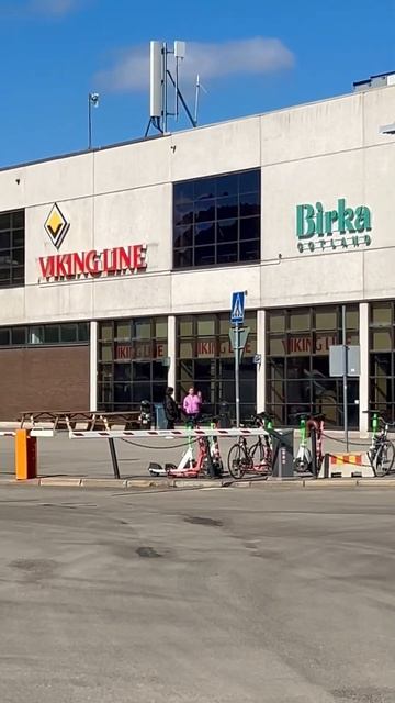 Приехали в порт Viking line. Погода чудесная! смотреть онлайн