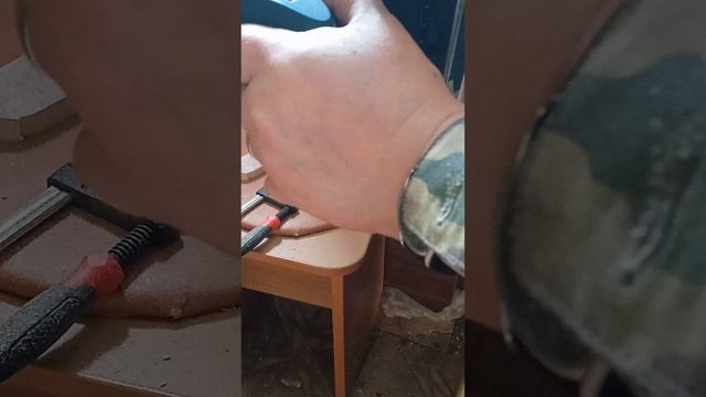 Сделал паз под ПВХ ( профиль ) Фрезером BOSH GOF 130 Учитесь пока я жив ! смотреть онлайн