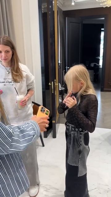 Сделала короткую челку!