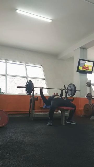 Жим лежа 127.5кг 6×1,собственный вес 79.800. Идем дальше смотреть онлайн