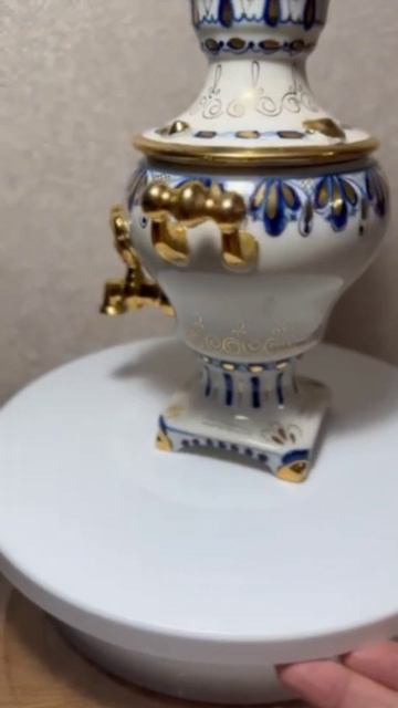 Сувенирный самовар Гжель