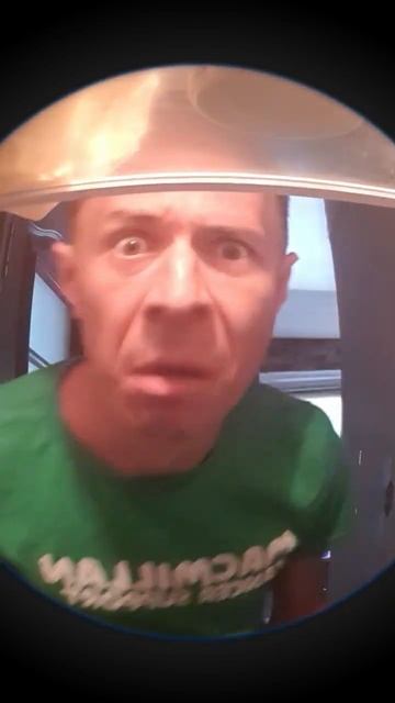 Спряталось в холодильнике | Сало #shorts #лето смотреть онлайн