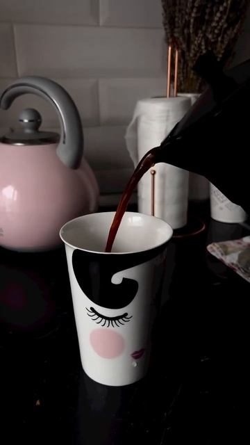 Чай или кофе? #утро #кофедома #кофе #чайник #чай #завтрак смотреть онлайн