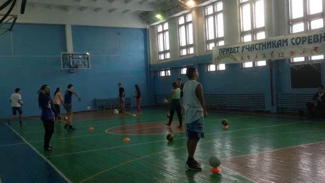 Урок физкультуры, 10А ,школа 79 смотреть онлайн