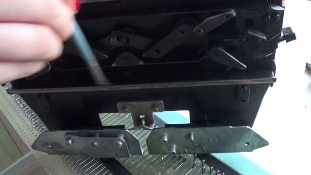 КАК ПРАВИЛЬНО СМАЗАТЬ ВЯЗАЛЬНУЮ МАШИНУ? КАКОЕ МАСЛО В?