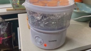 Готовка картошки с котлетами и морковкой в Пароварке L