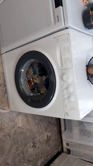 Процесс стирки полотенец на HOTPOINT ARISTON VMSL 501 хлопок 60 800 смотреть онлайн