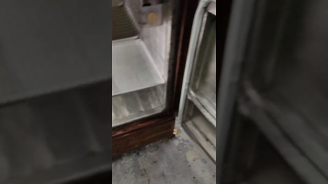 Завершена реставрация деревянного холодильника ручн? смотреть онлайн