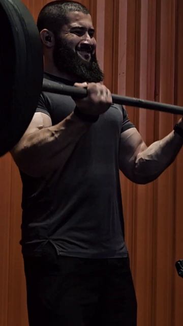 Чем больше вес, тем больше мышцы становятся🔥 смотреть онлайн