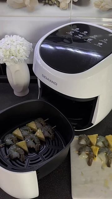 Креветки с ананасом и гребешки с манго в аэрогриле Demian смотреть онлайн