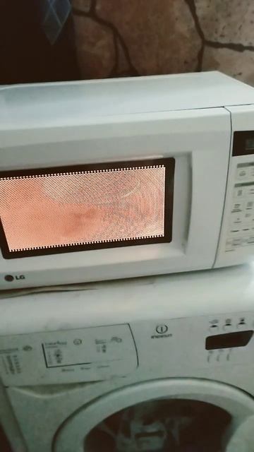 У НАС НОВАЯ МИКРОВОЛНОВКА смотреть онлайн