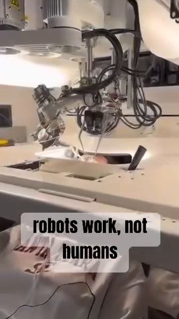 now the robot is doing makeup to the girl / век технологий, робот выполня? смотреть онлайн