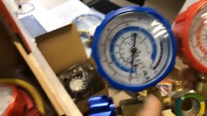 Выбрать манометр для заправки холодильника фреоном? С