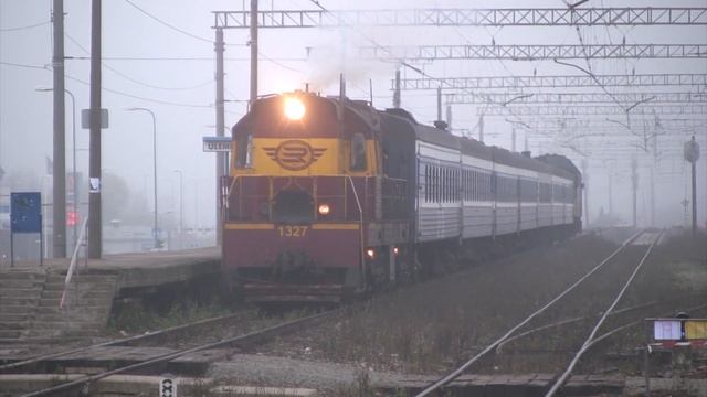 Тепловозы ЧМЭ3-4325 и ТЭП70-0236 на ст. Юлемисте / CME3-4325 And TEP70-0236 At Ülemiste