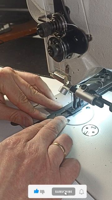 Процесс пошива ремней