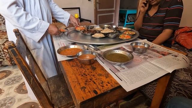 Ищу Мёд в Люксоре с 2-умя Медведями и Случился Как Обыч? смотреть онлайн